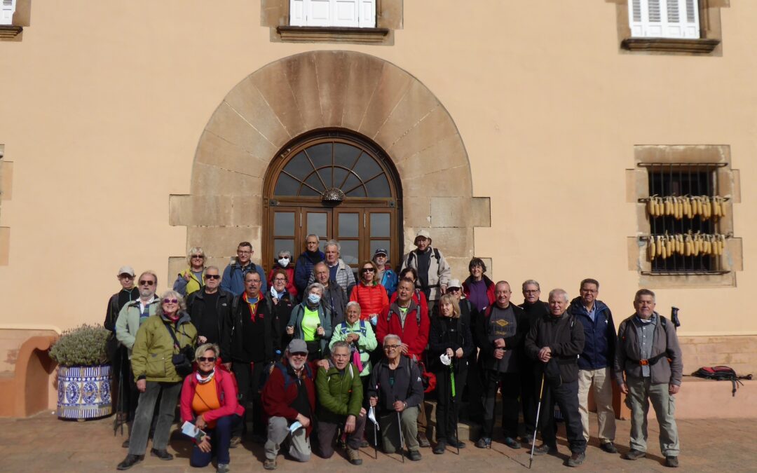 Una trentena de persones participen a la ruta de Sant Cugat a Can Coll