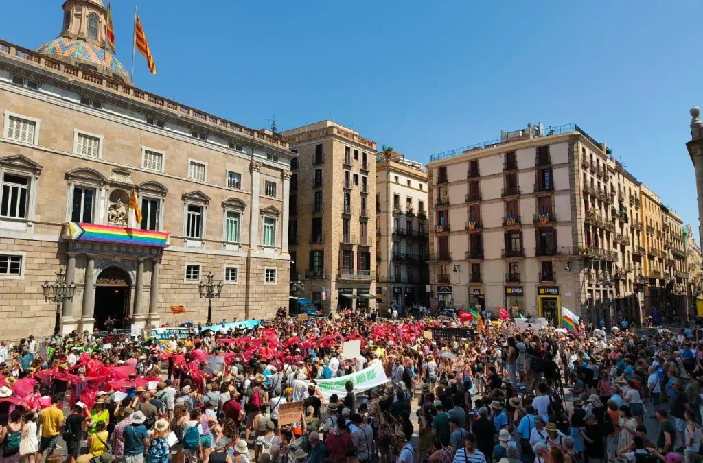 Més de mil veus contra l’ampliació del Prat: “No permetrem que es decideixi el futur a la nostra esquena”